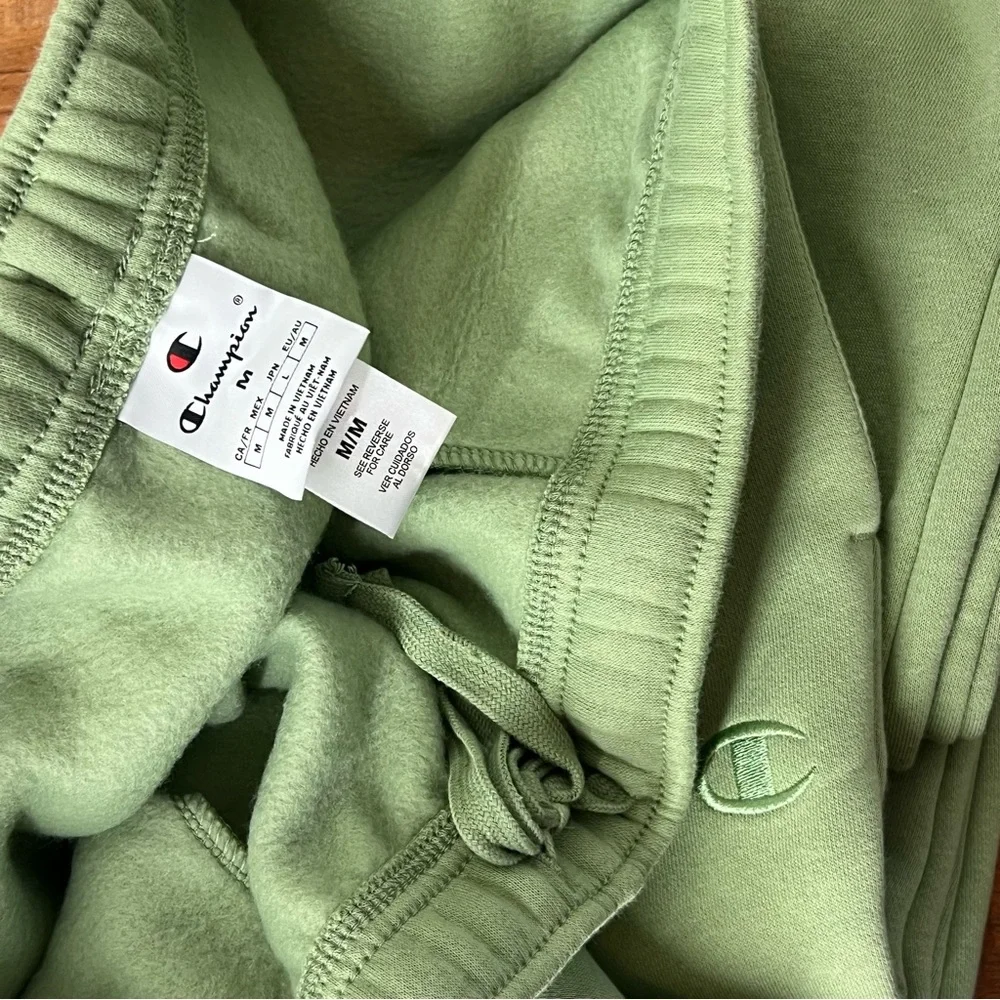 Champion Basil Green Women's Medium Relaxed Fit Elastic Waistband Fleece Jogger